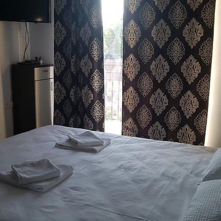 Apartament Teo Карансебеш Екстер'єр фото