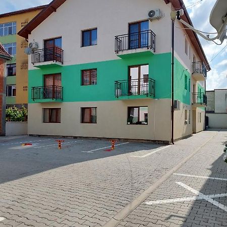 Apartament Teo Карансебеш Екстер'єр фото