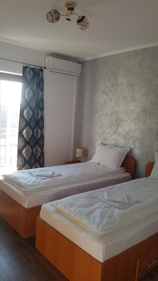 Apartament Teo Карансебеш Екстер'єр фото