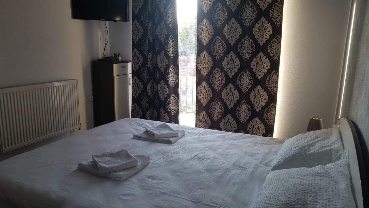 Apartament Teo Карансебеш Екстер'єр фото