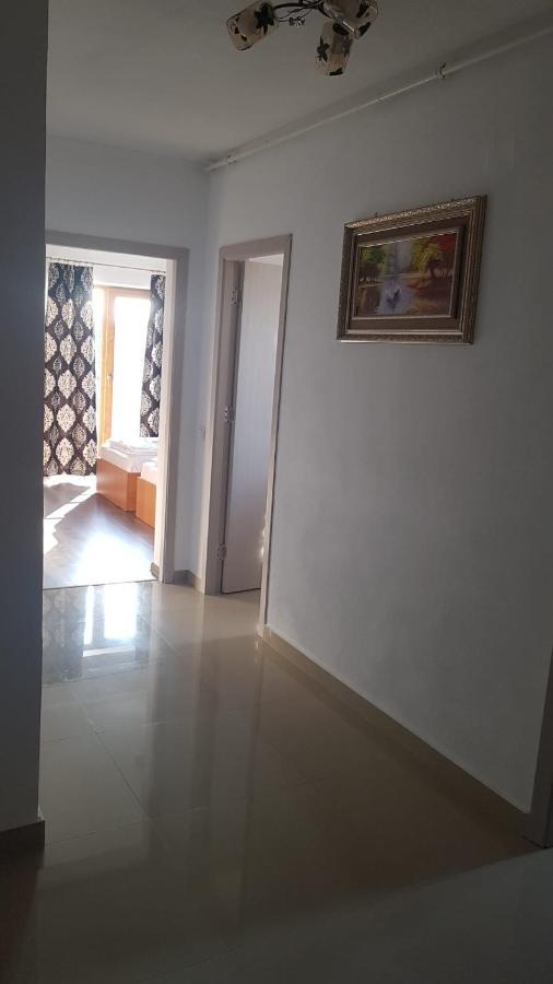 Apartament Teo Карансебеш Екстер'єр фото